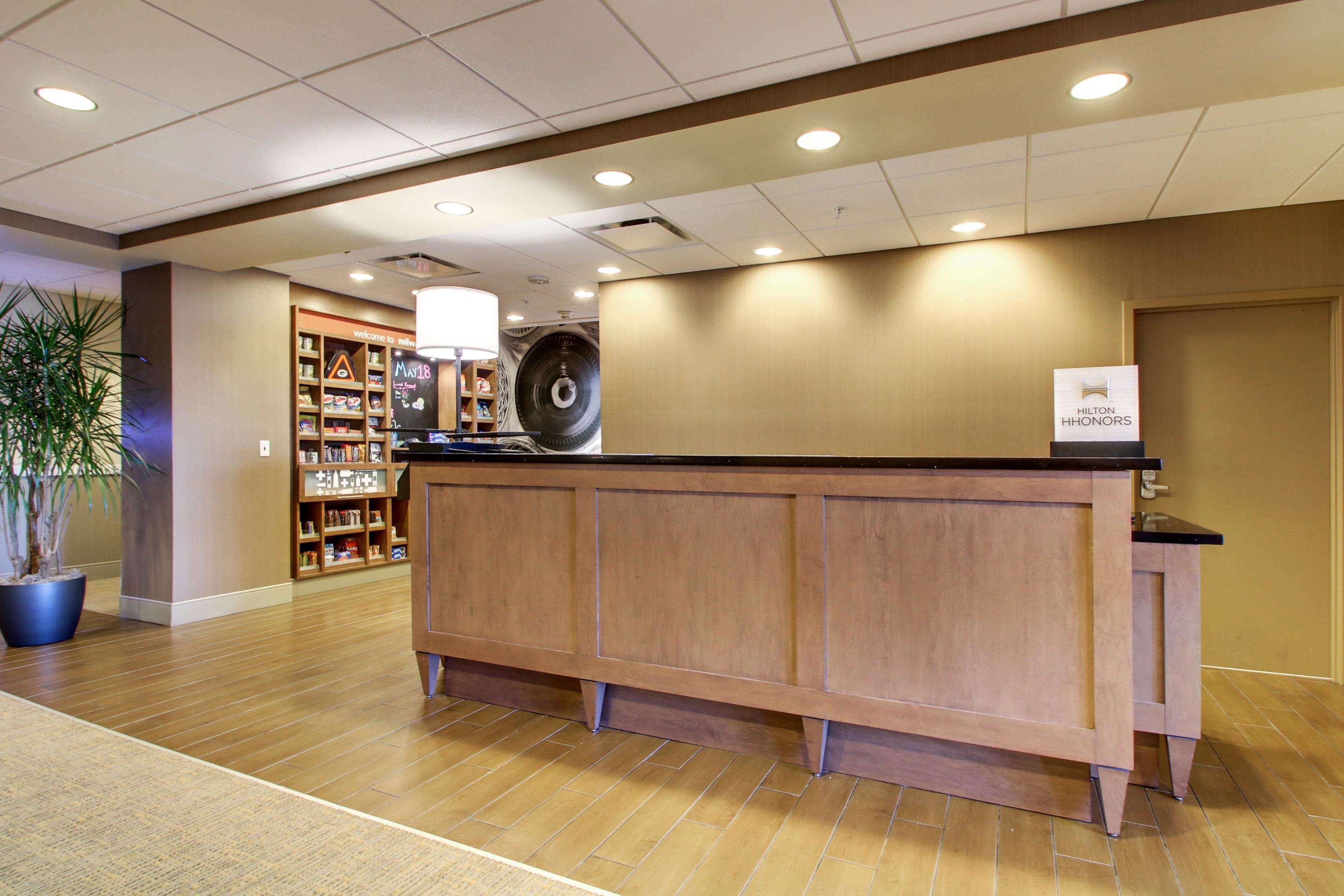 Hampton Inn & Suites Milwaukee West West Allis Esterno foto